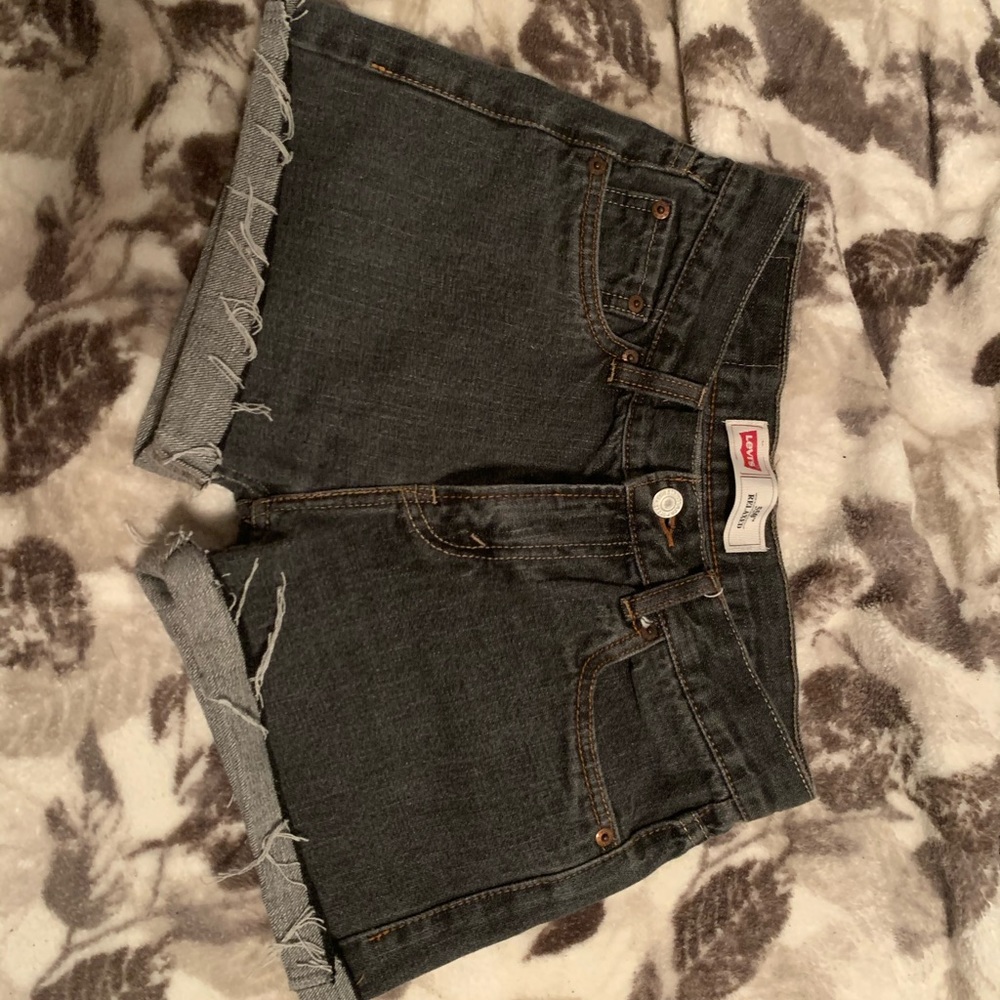 black 550 levi’s shorts